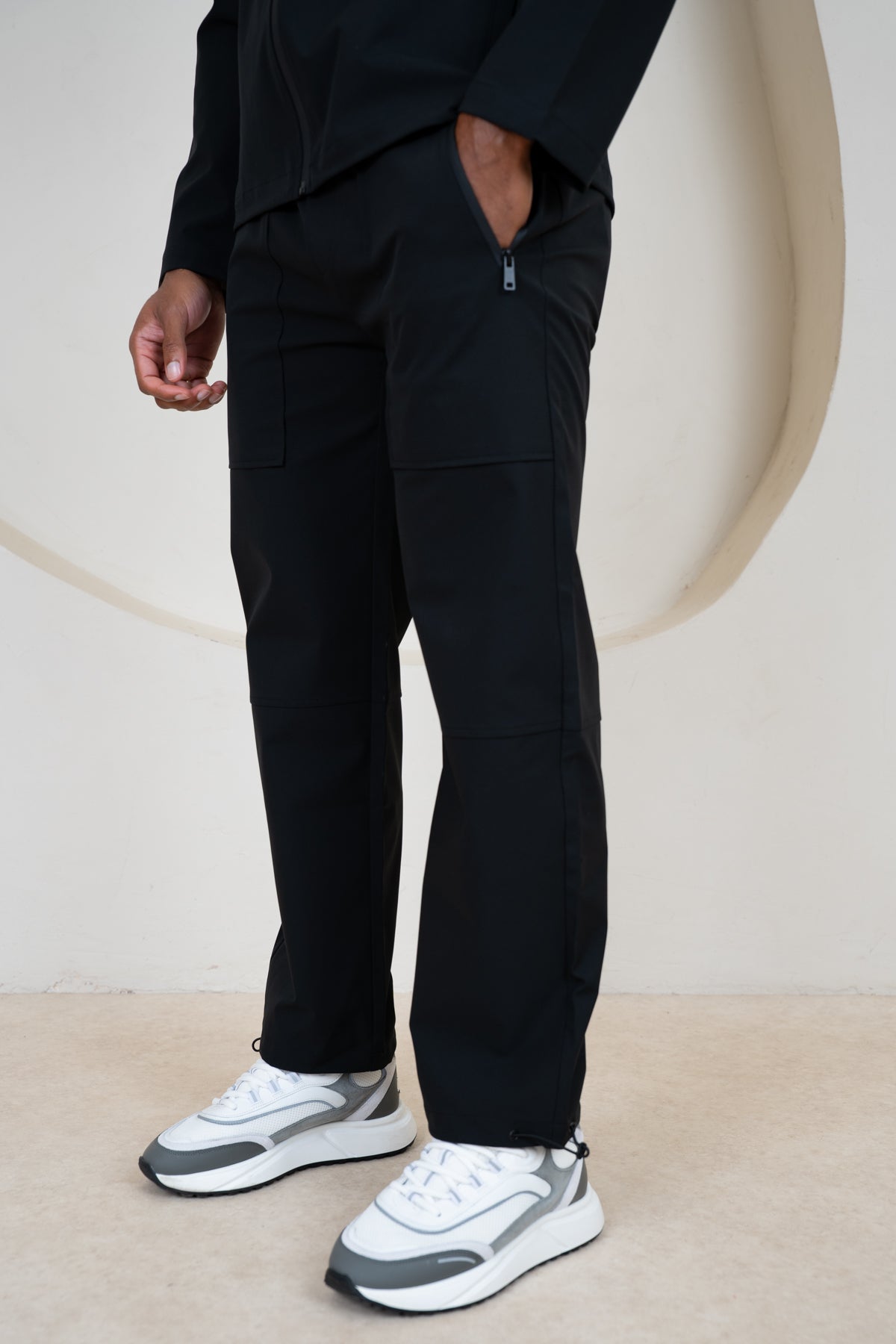 Pinnacle Brushed Technical Windbreaker Jacket - Black