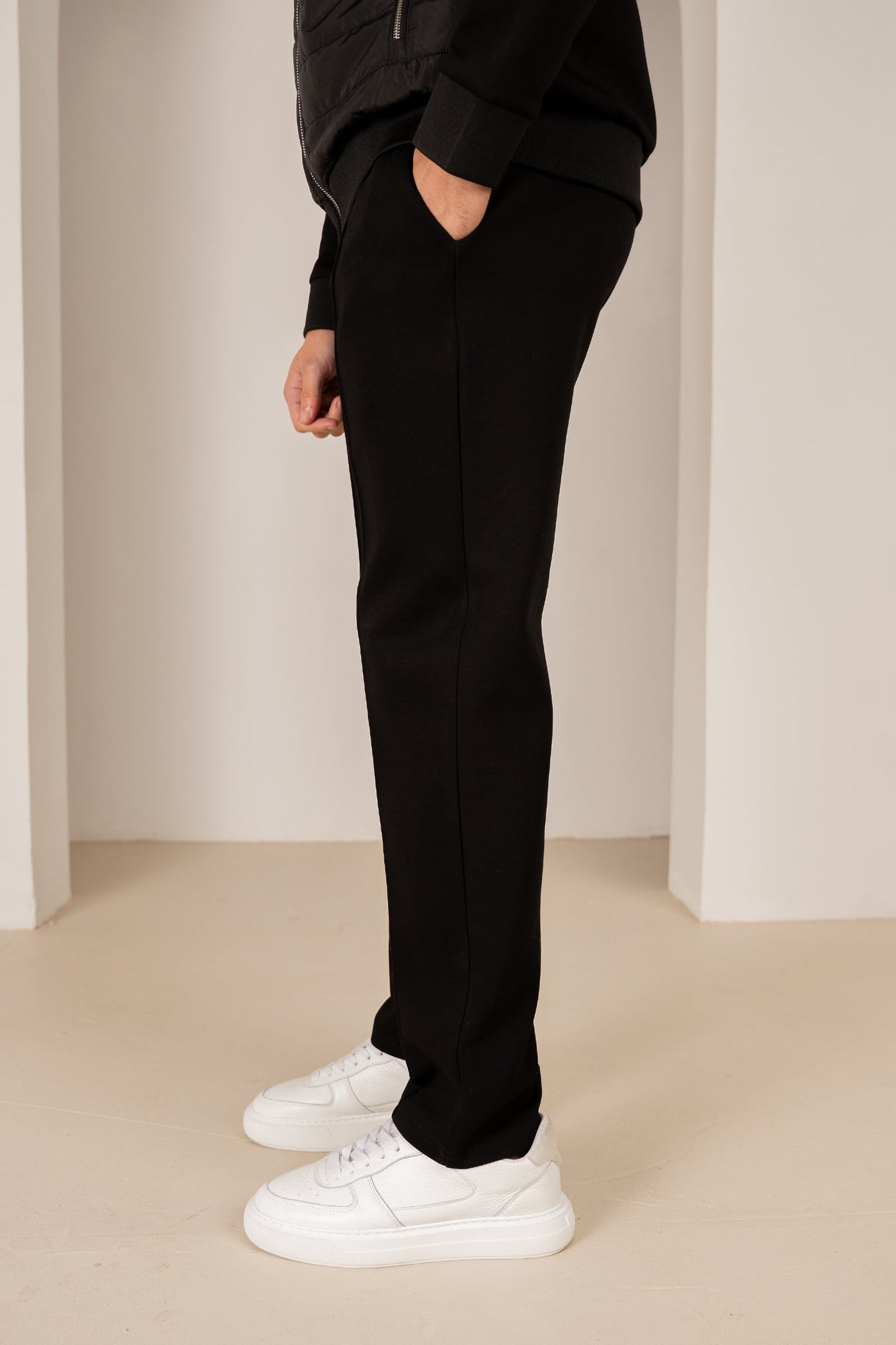 Pintuck Interlock Jogger - Black